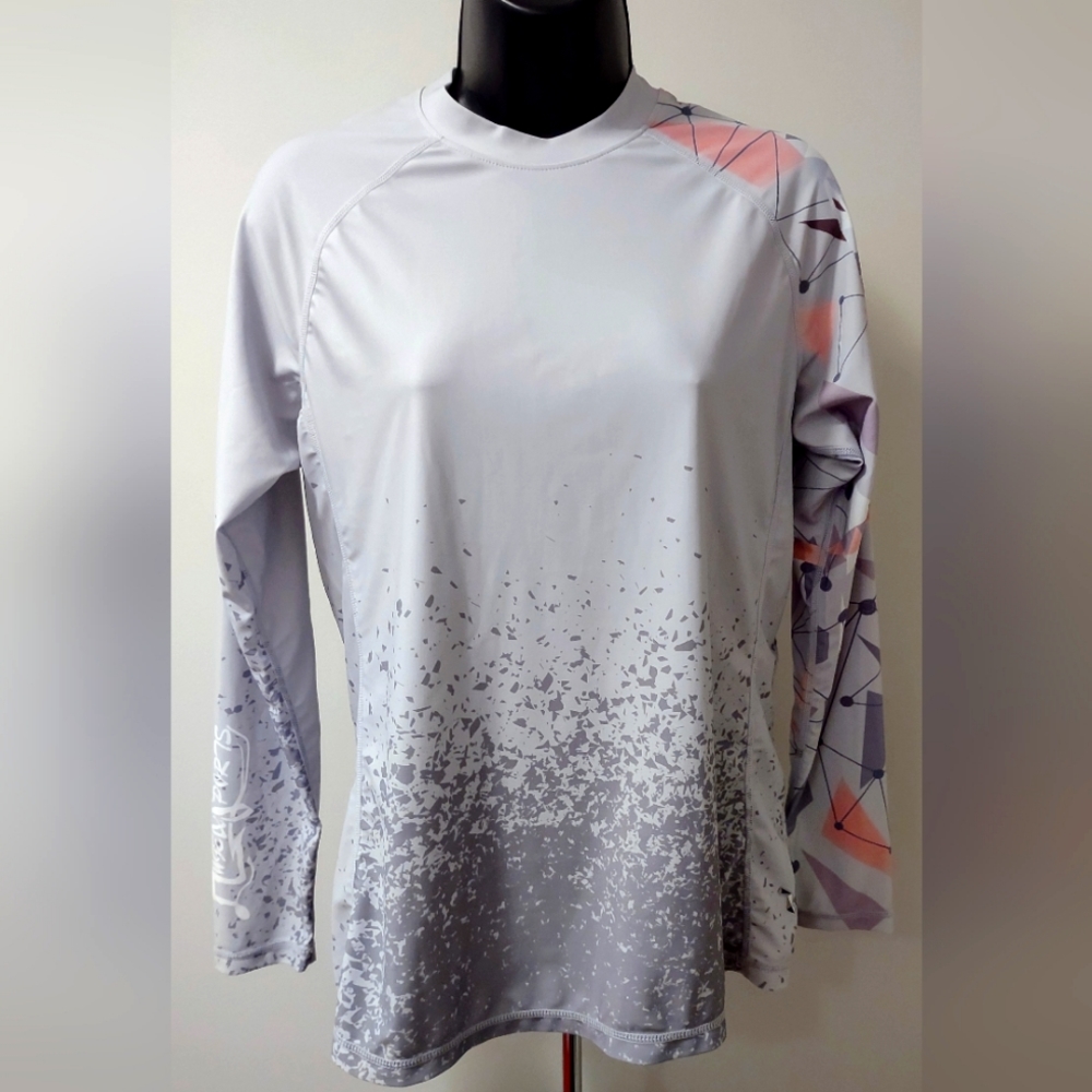 HUGE SPORTS Women's Long sleeve, UV protection, Size Large, great condition!
